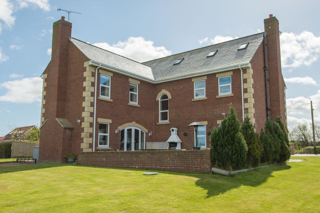 Carr Villa Dinnington Екстер'єр фото